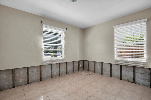 233 41ST AVENUE NE, St Petersburg, FL 33703