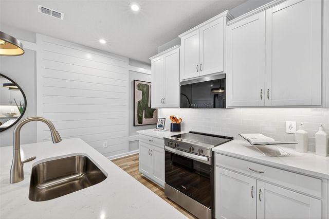 9156 AURELIA AVENUE, Parrish, FL 34219