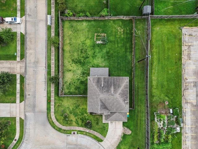 356 Century Oaks Lane, La Marque, TX 77568