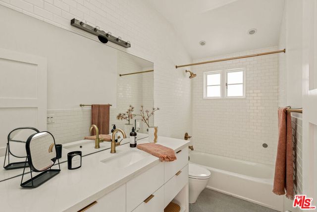 3128 Stanford Avenue, Marina Del Rey, CA 90292