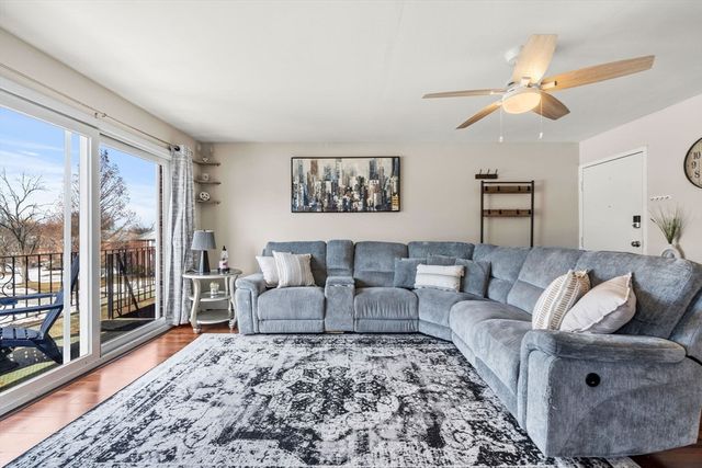 8 Fernview Ave 5, North Andover, MA 01845