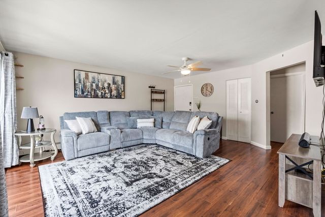 8 Fernview Ave 5, North Andover, MA 01845