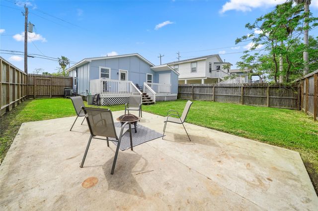 2008 71st Street, Galveston, TX 77551