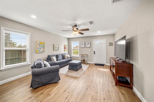 2008 71st Street, Galveston, TX 77551