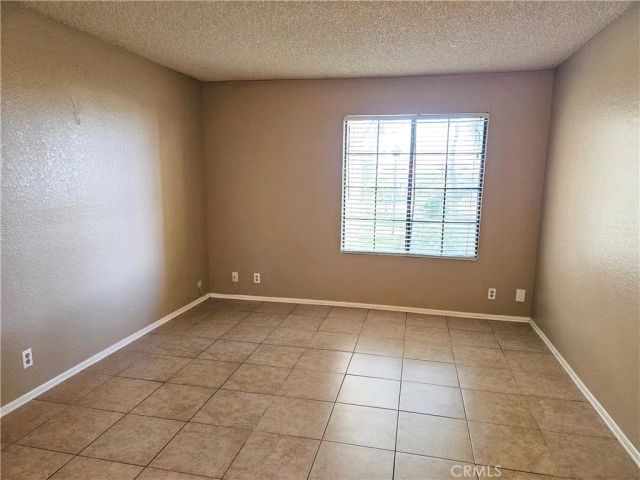 2554 Olive Drive 9, Palmdale, CA 93550