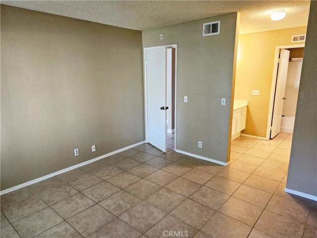 2554 Olive Drive 9, Palmdale, CA 93550