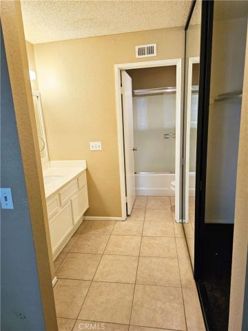 2554 Olive Drive 9, Palmdale, CA 93550