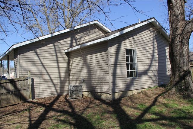 917 N Britt Street, Siloam Springs, AR 72761