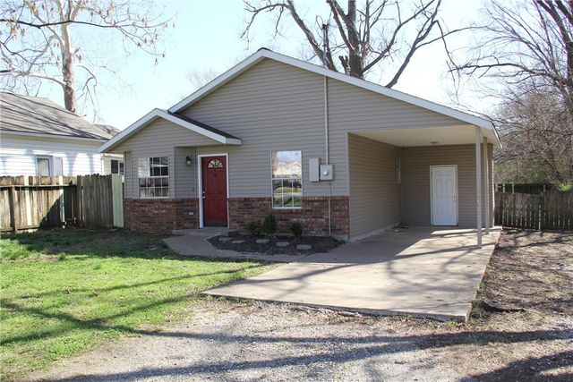 917 N Britt Street, Siloam Springs, AR 72761
