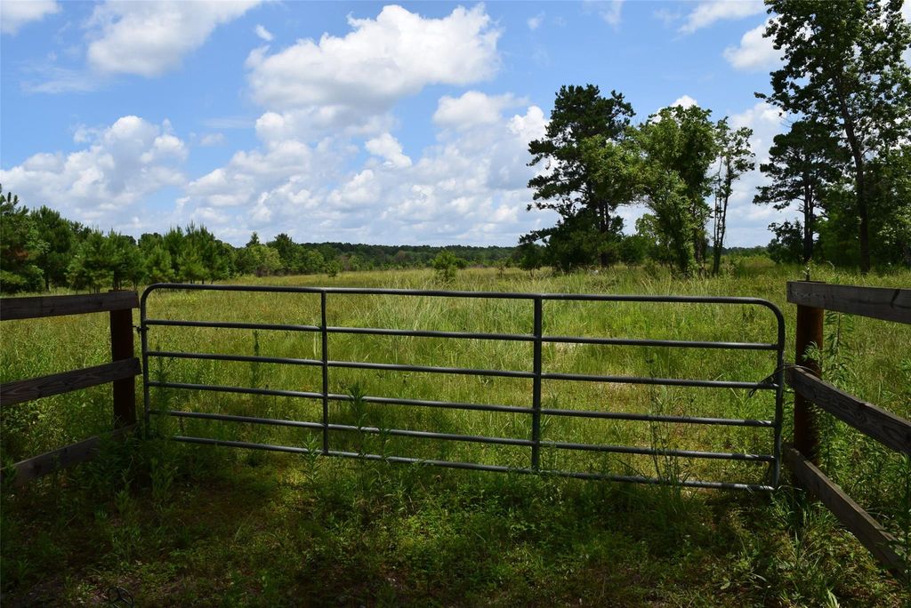 620 County Road 301 N, Dayton, TX 77535