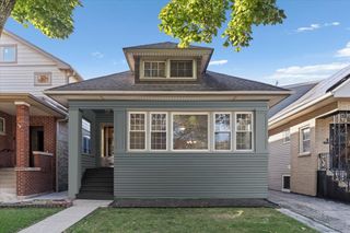 4550 N Knox Avenue, Chicago, IL 60630