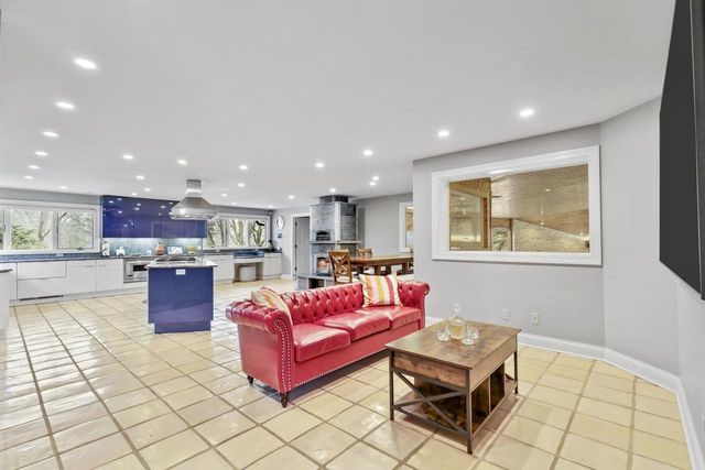 9210 County Road K, Franksville, WI 53126