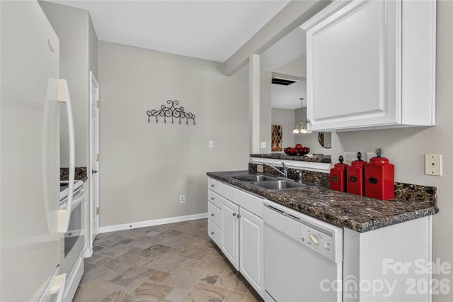 4131 Center Place Drive, Harrisburg, NC 28075