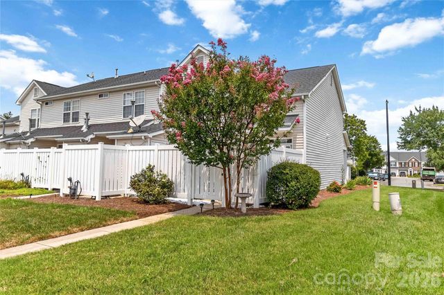4131 Center Place Drive, Harrisburg, NC 28075