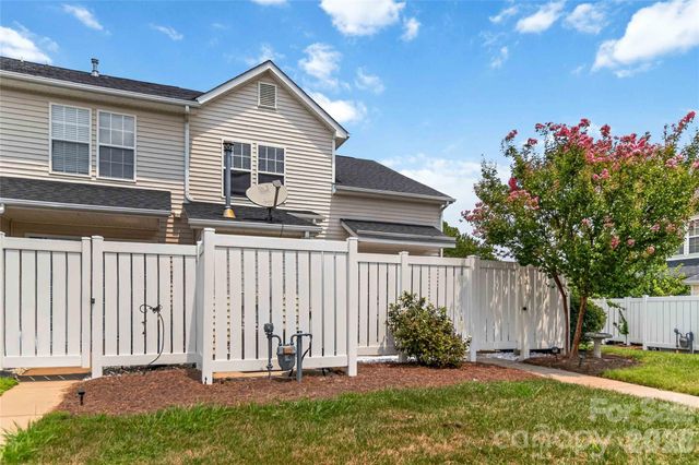4131 Center Place Drive, Harrisburg, NC 28075