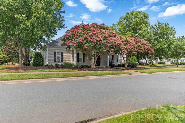 4131 Center Place Drive, Harrisburg, NC 28075