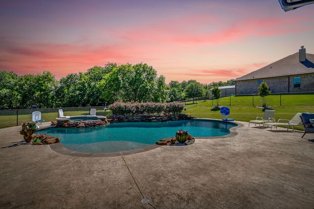 2029 Shady Creek Crossing, Azle, TX 76020
