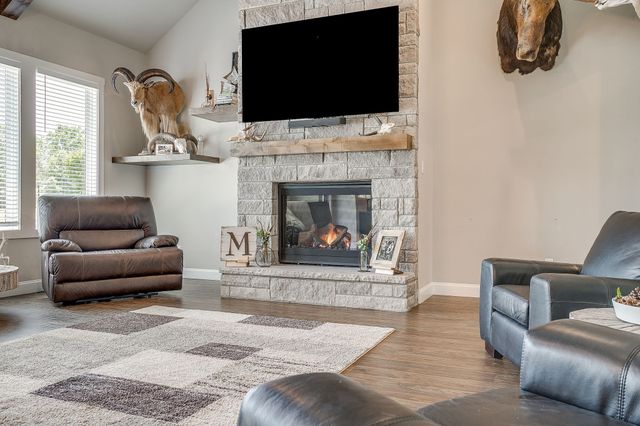 2029 Shady Creek Crossing, Azle, TX 76020