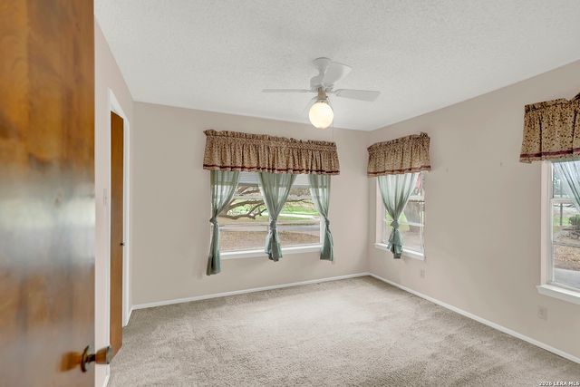 1709 Hickory, Floresville, TX 78114