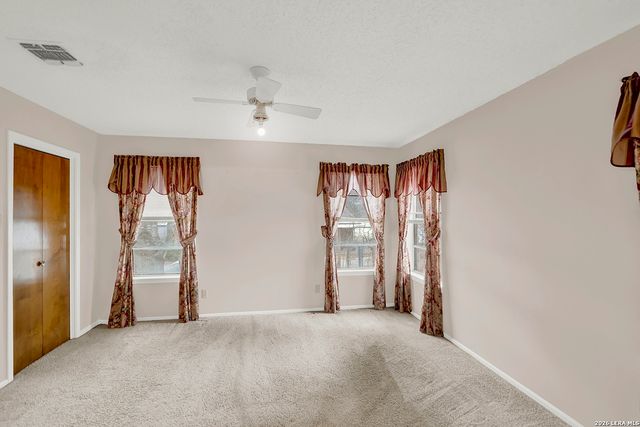 1709 Hickory, Floresville, TX 78114