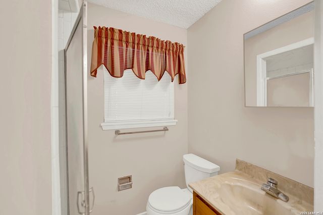 1709 Hickory, Floresville, TX 78114