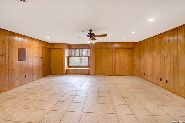 1709 Hickory, Floresville, TX 78114