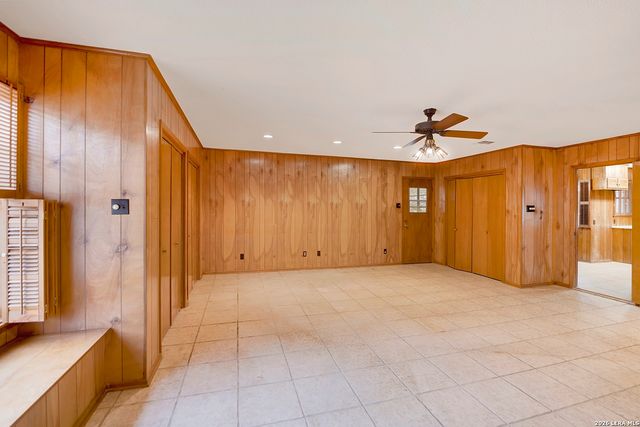 1709 Hickory, Floresville, TX 78114