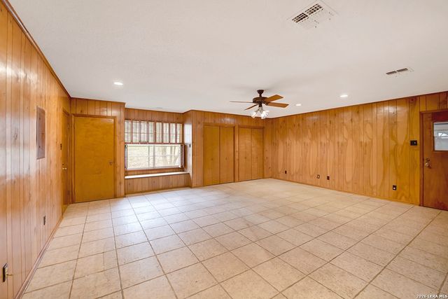 1709 Hickory, Floresville, TX 78114