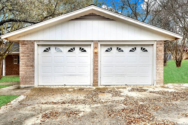 1709 Hickory, Floresville, TX 78114