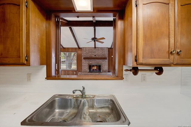 1709 Hickory, Floresville, TX 78114