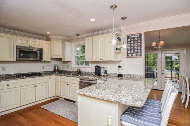 184 Elm St, Andover, MA 01810