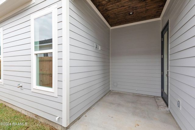 124 Bayfield Drive, Youngsville, LA 70592