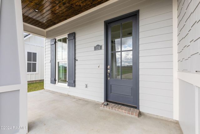 124 Bayfield Drive, Youngsville, LA 70592