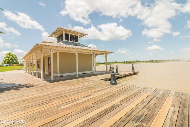 124 Bayfield Drive, Youngsville, LA 70592