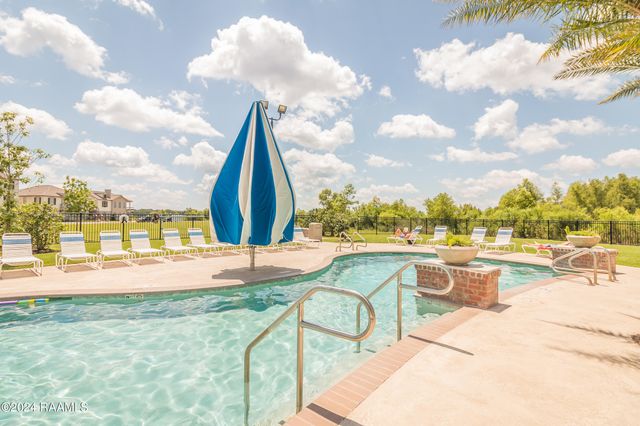 124 Bayfield Drive, Youngsville, LA 70592