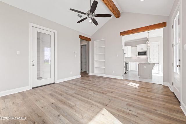 124 Bayfield Drive, Youngsville, LA 70592
