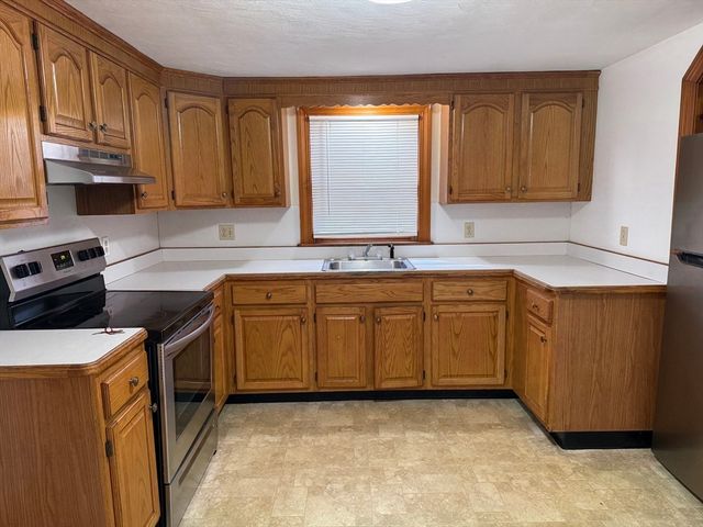 192 Spring St, Bridgewater, MA 02324