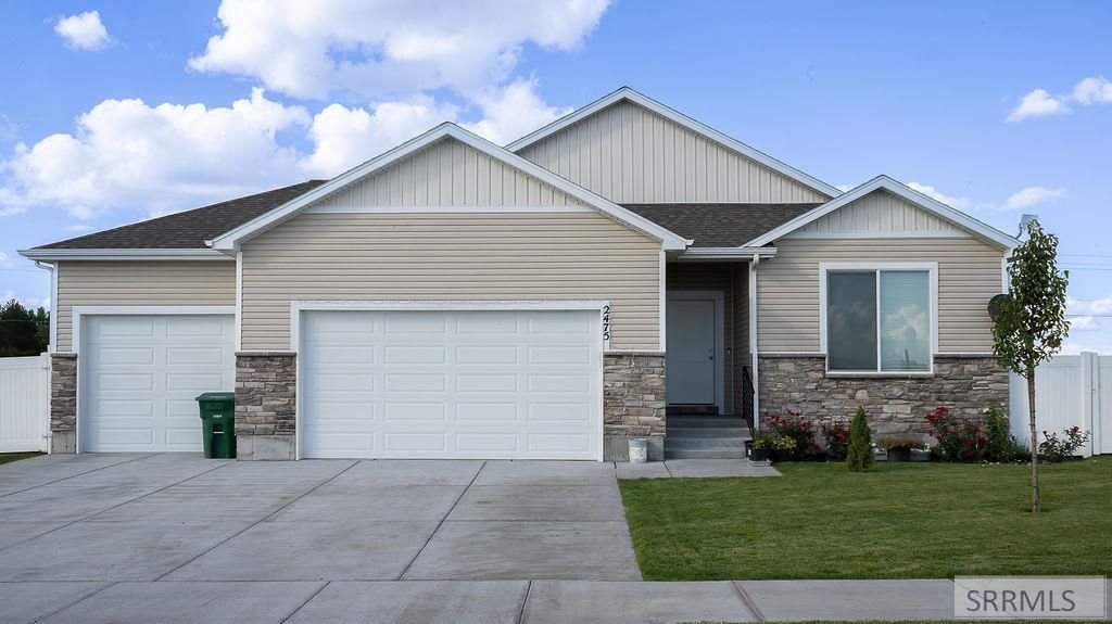 Image 1 of property listing at 2475 E Pinnacle Drive, Idaho Falls, ID 83401