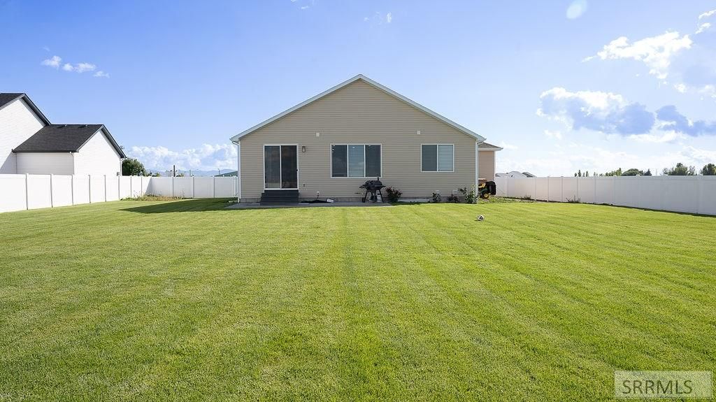 Image 10 of property listing at 2475 E Pinnacle Drive, Idaho Falls, ID 83401