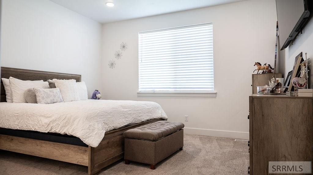 Image 3 of property listing at 2475 E Pinnacle Drive, Idaho Falls, ID 83401