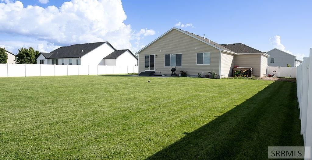 Image 6 of property listing at 2475 E Pinnacle Drive, Idaho Falls, ID 83401