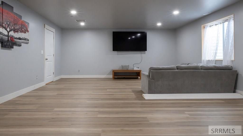 Image 8 of property listing at 2475 E Pinnacle Drive, Idaho Falls, ID 83401