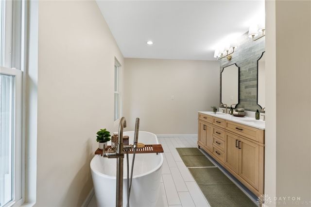 703 Nelson Court, Tipp City, OH 45371