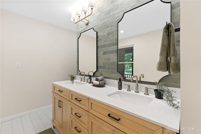 703 Nelson Court, Tipp City, OH 45371
