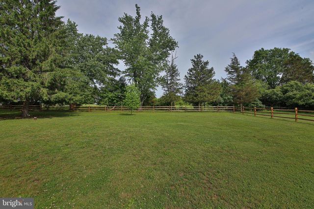 2850 THOMPSON RD, Harleysville, PA 19438