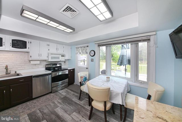 2850 THOMPSON RD, Harleysville, PA 19438