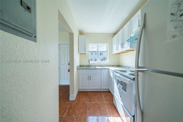414 NW 84th Ter 414, Miami, FL 33150