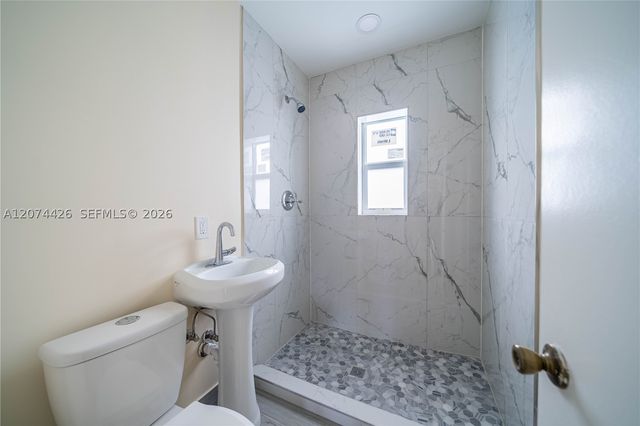 414 NW 84th Ter 414, Miami, FL 33150