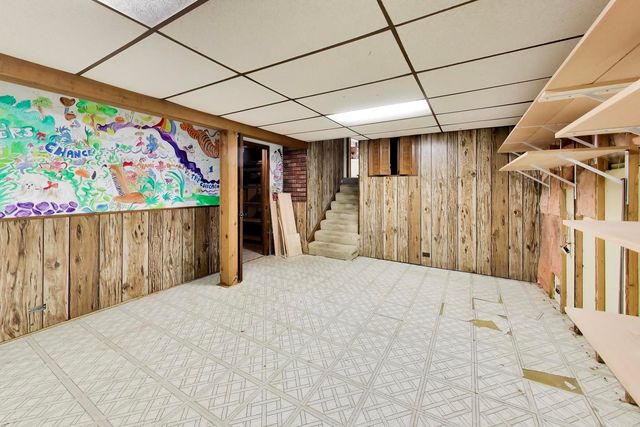 915 W Frontenac Drive, Arlington Heights, IL 60004