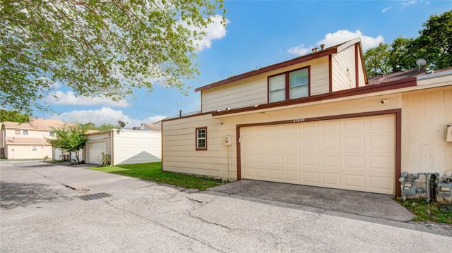 5703 Easthampton Drive D, Houston, TX 77039